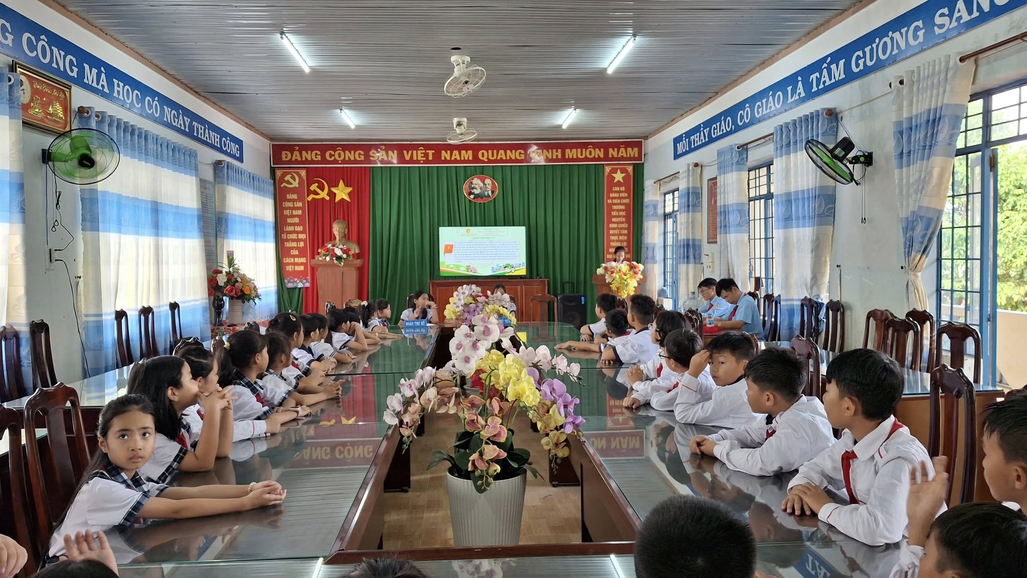 hình 3